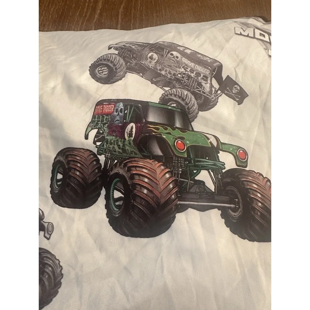 Monster Jam Trucks Twin Fitted Sheet Grave Digger Megalodon El Toro Loco